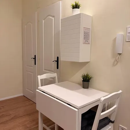 Puskas10 Brand New Modern Cozy With Park View *