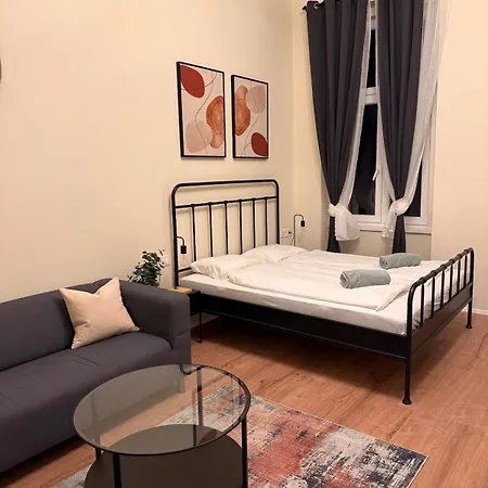 Apartmán Puskas10 Brand New Modern Cozy With Park View