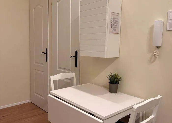 Puskas10 Brand New Modern Cozy With Park View *