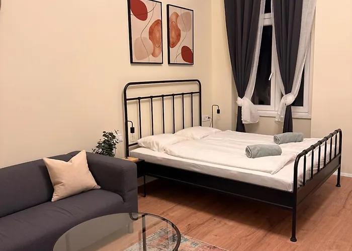 Appartement Puskas10 Brand New Modern Cozy With Park View