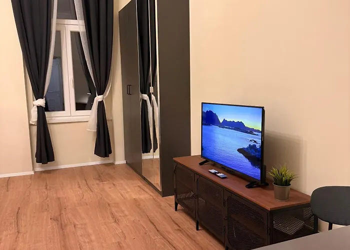 Appartement Puskas10 Brand New Modern Cozy With Park View *